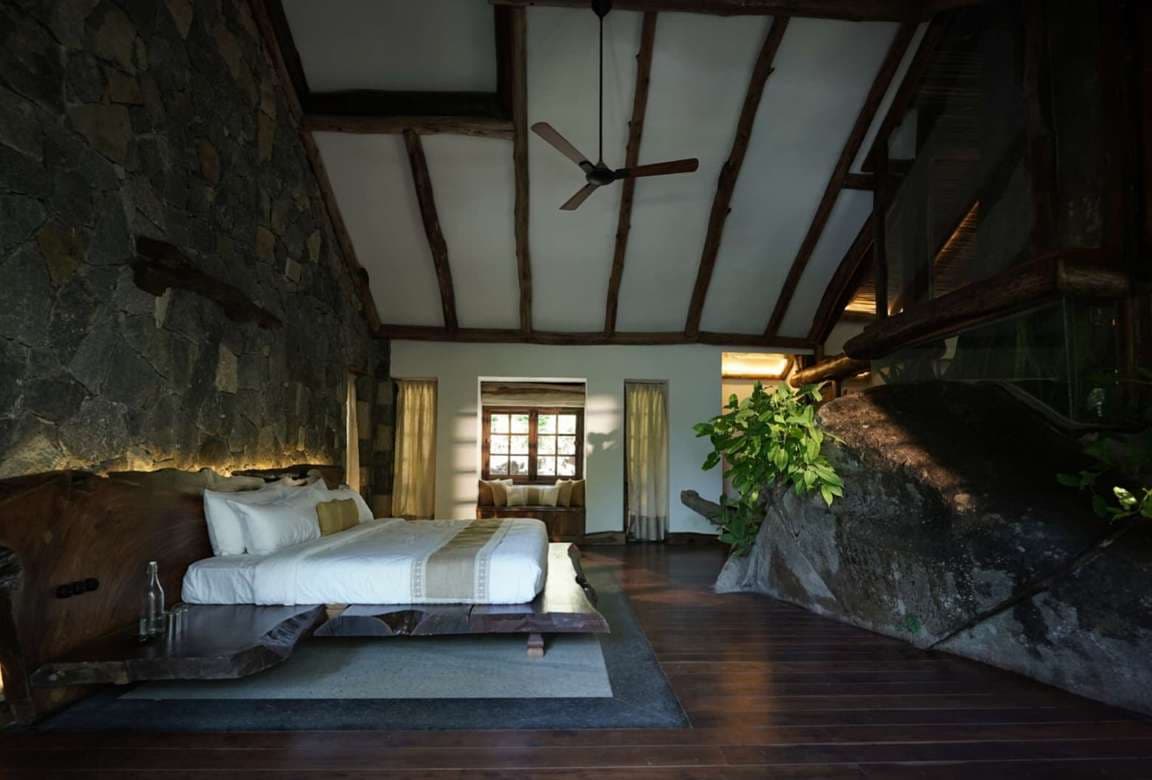 GJM Farmhouse Luxury Estate detail photographic vista 1