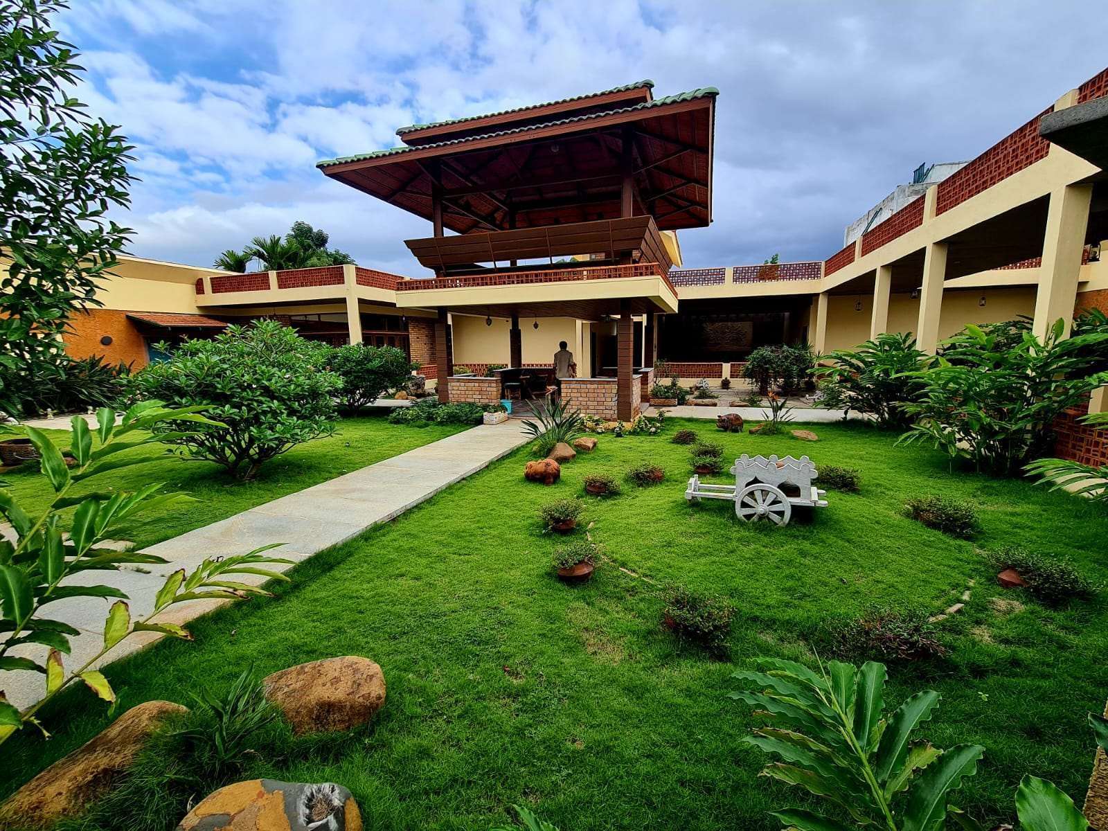 Ramnagara 5.5-Acre Farm Estate & Resort detail photographic vista 4